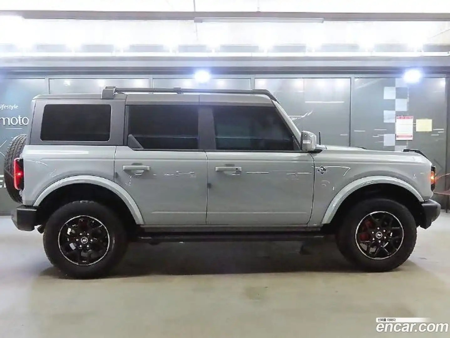 Bronco Ford 2022.4-OUTER-003