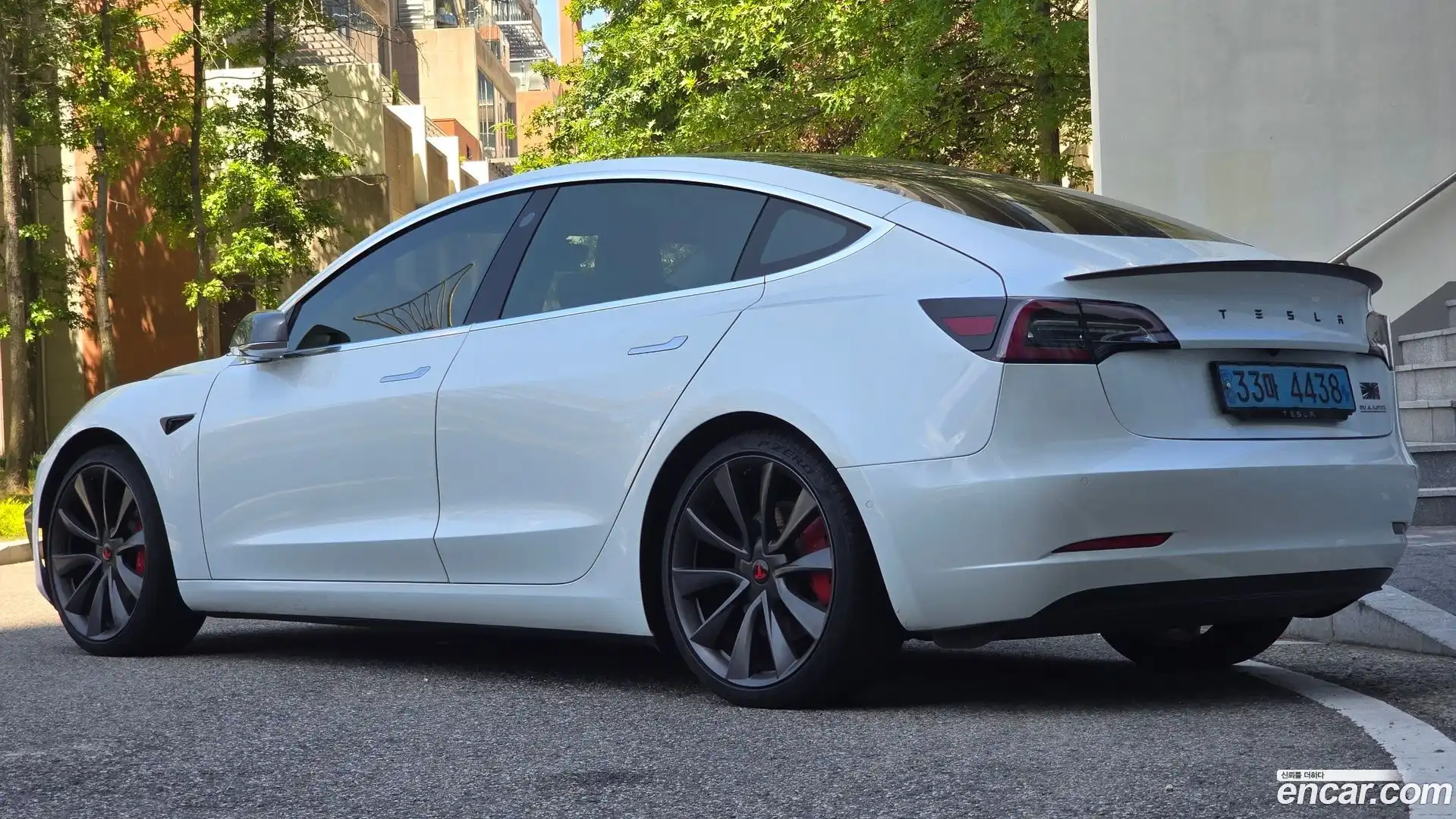 Model 3 Tesla 2019.10-OUTER-004