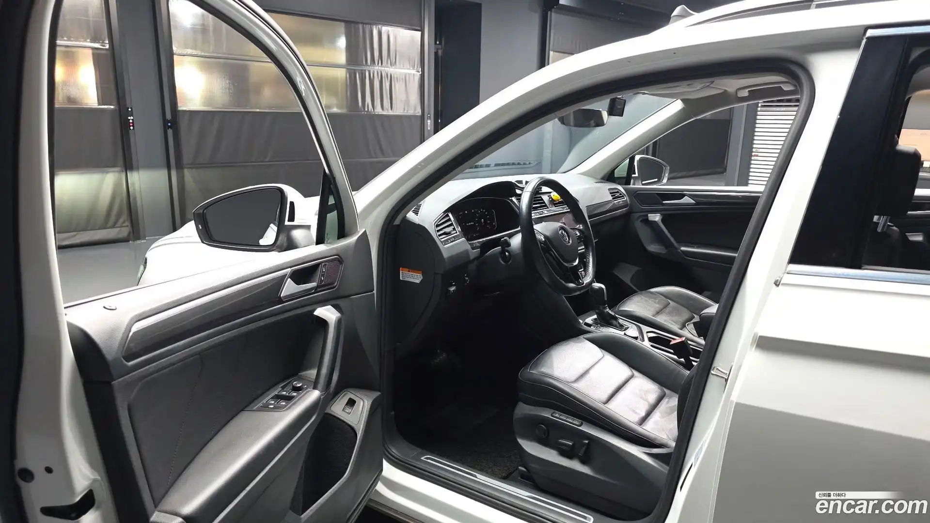 Tiguan Volkswagen 2020.4-INNER-010