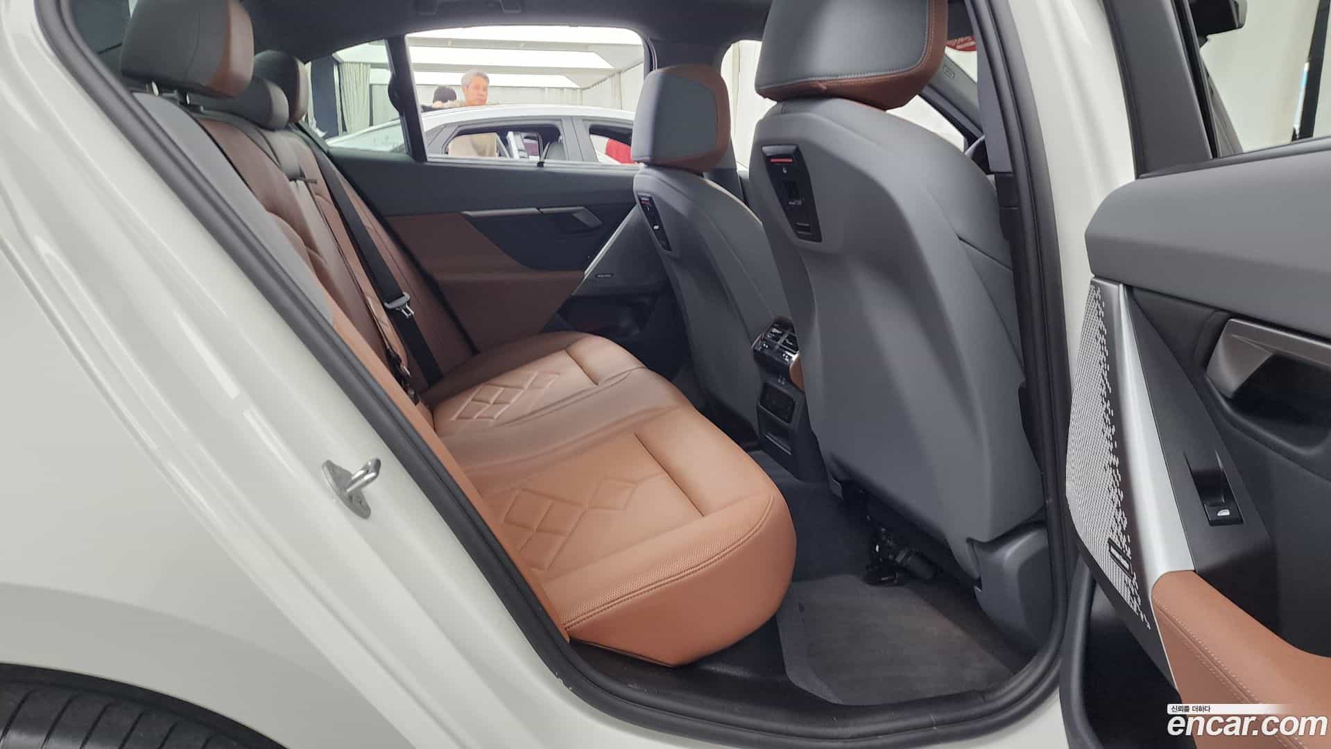 5-Series BMW 2025.4-OPTION-016