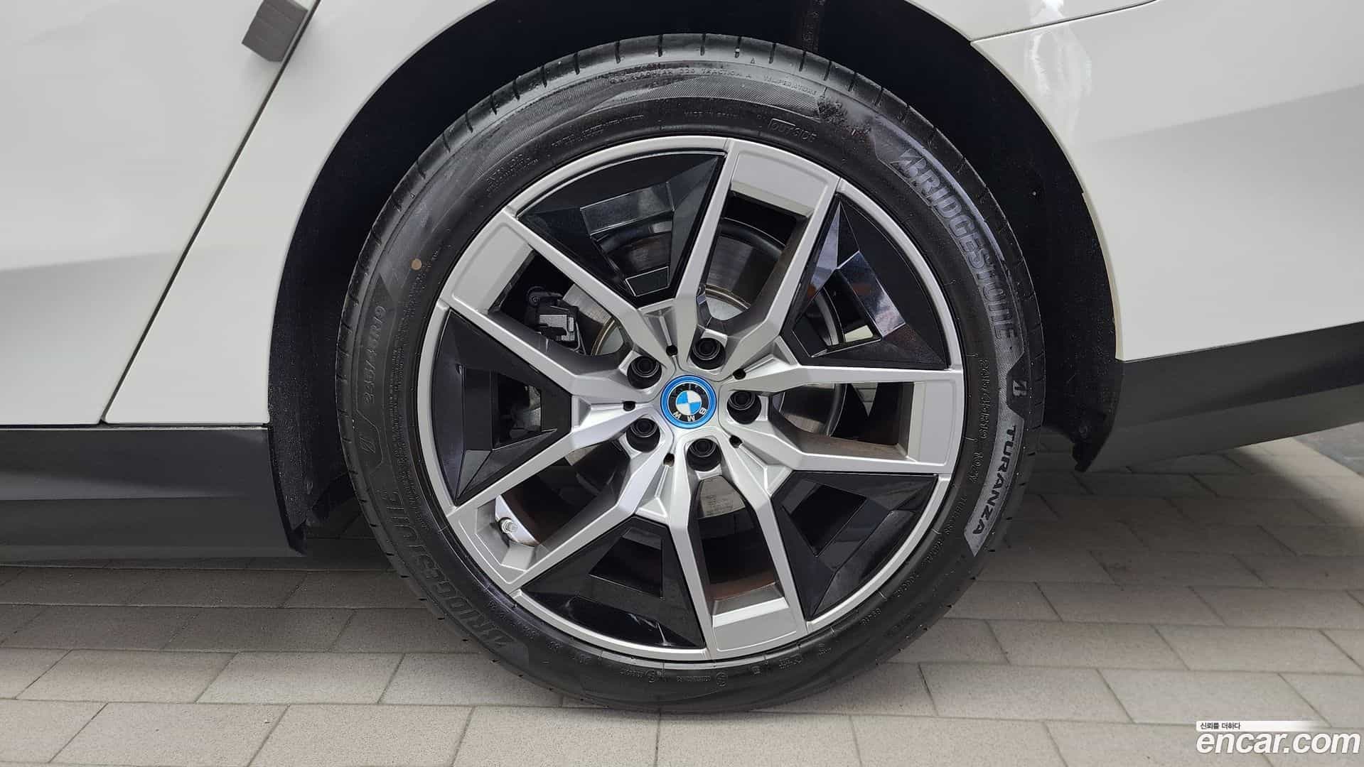 5-Series BMW 2025.4-OUTER-031