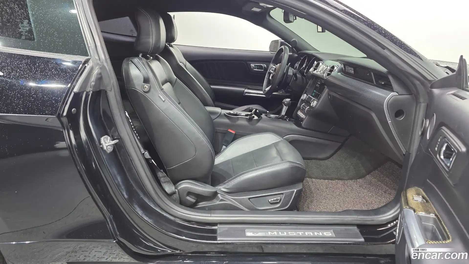 Mustang Ford 2017.11-OPTION-015