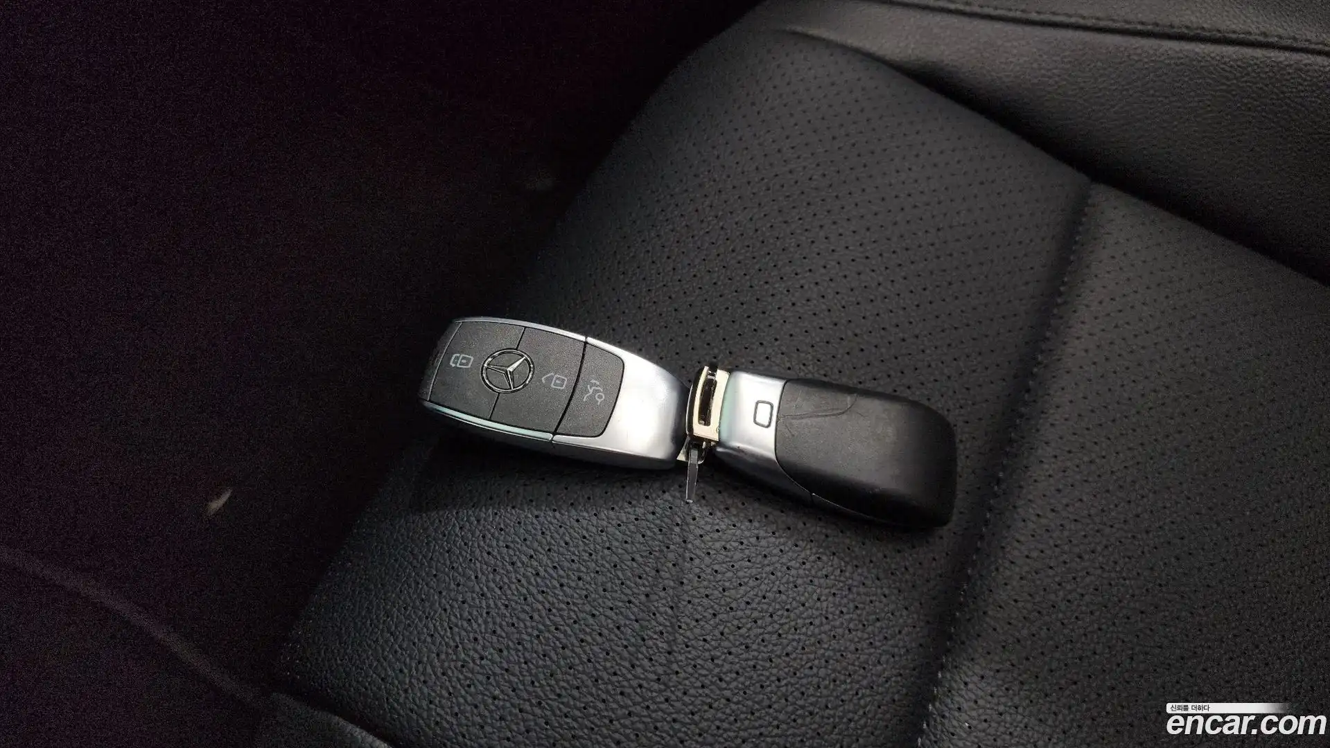 GLE-Class Mercedes-Benz 2024.9-OPTION-019
