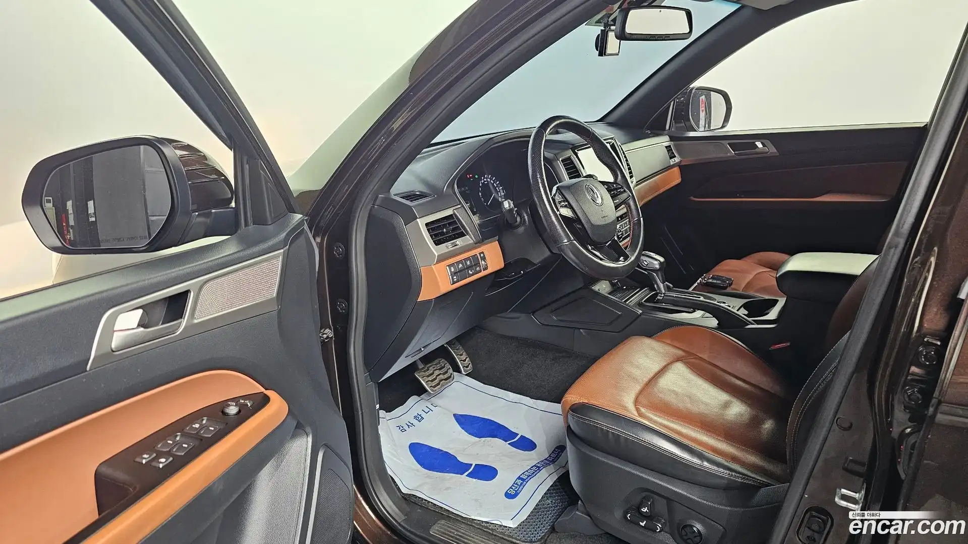 Rexton KG Mobility 2019.6-INNER-010