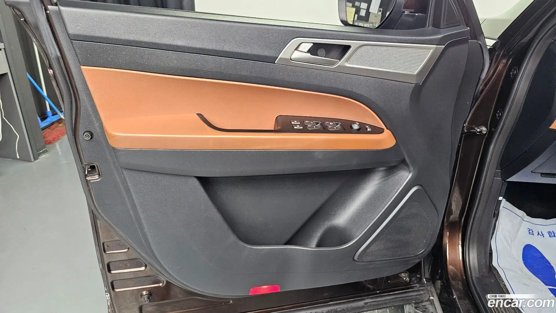 Rexton KG Mobility 2019.6-INNER-034