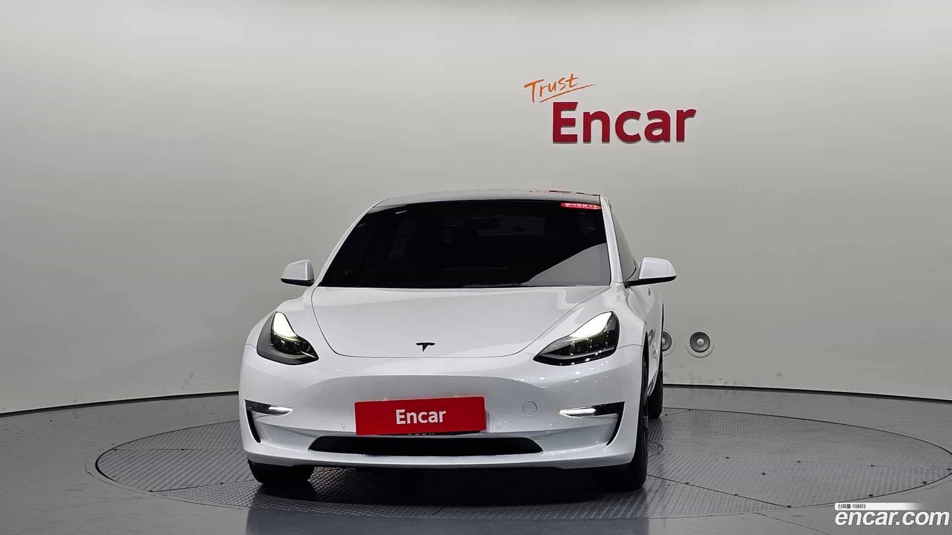 Model 3 Tesla 2022.11-OUTER-003
