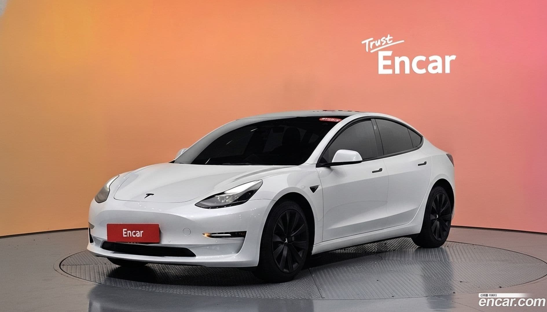 Main__Slider__Photo:Model 3 Tesla 2022.11-0