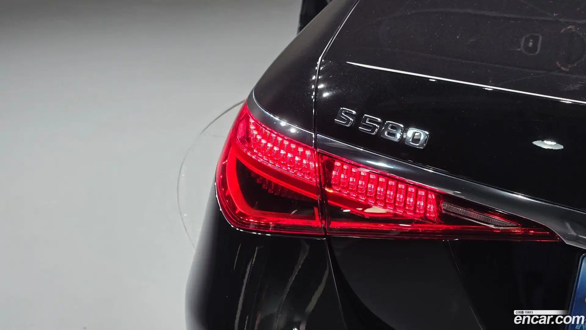 S-Class Mercedes-Benz 2022.4-OUTER-033