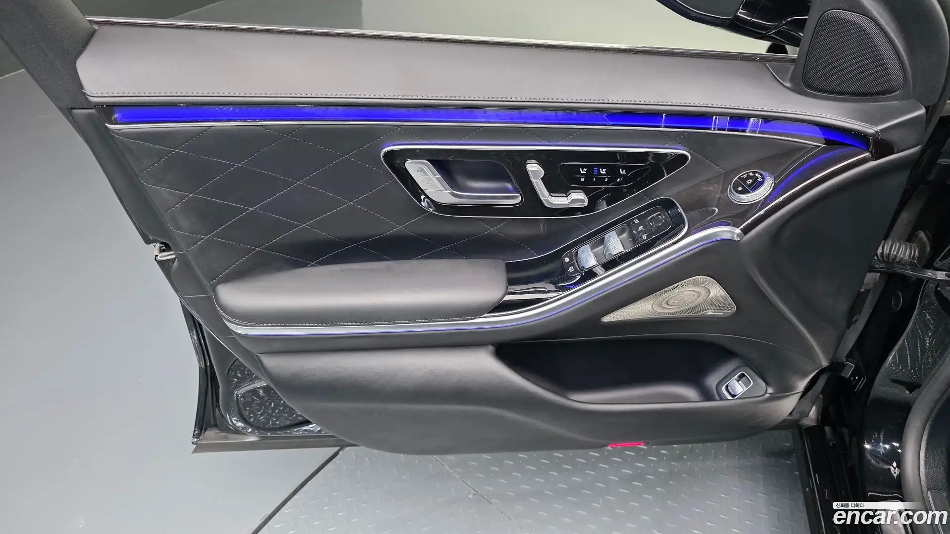 S-Class Mercedes-Benz 2022.4-INNER-034