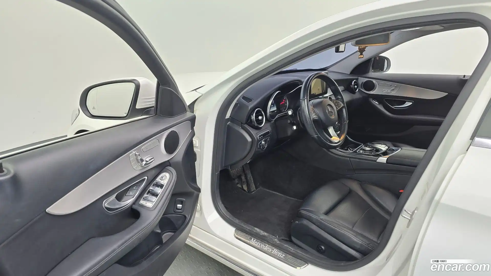 C-Class Mercedes-Benz 2016.3-INNER-010