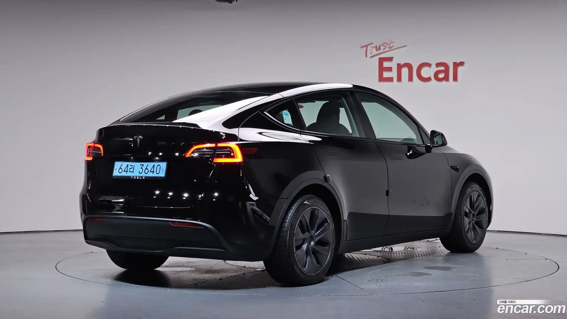 Model Y Tesla 2024.7-OUTER-002