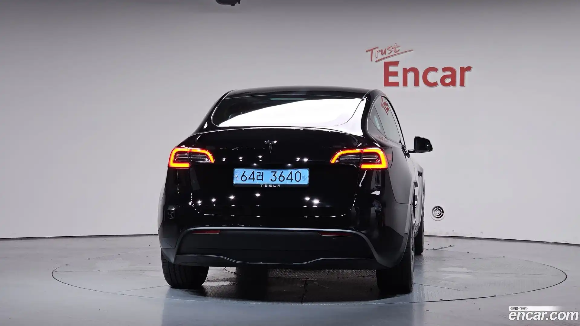 Model Y Tesla 2024.7-OUTER-004