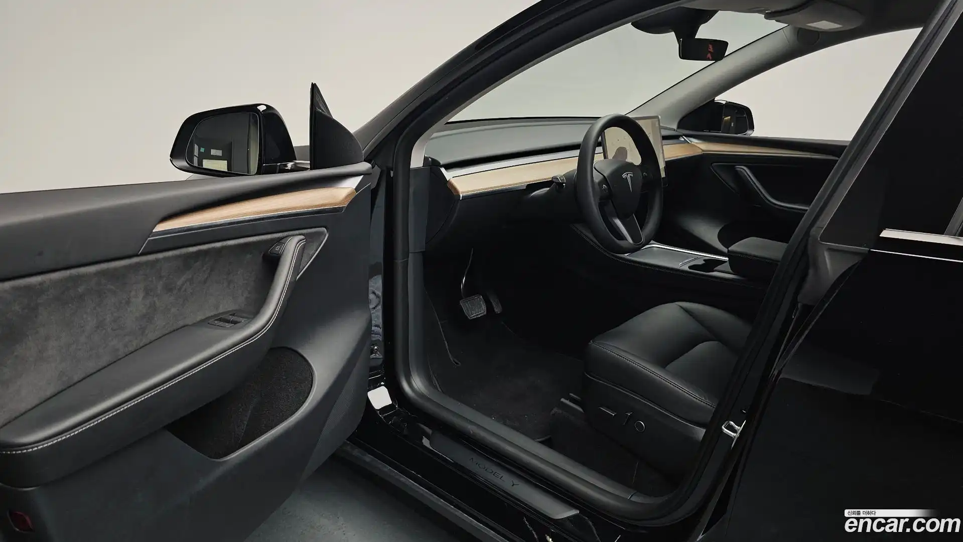 Model Y Tesla 2024.7-INNER-010