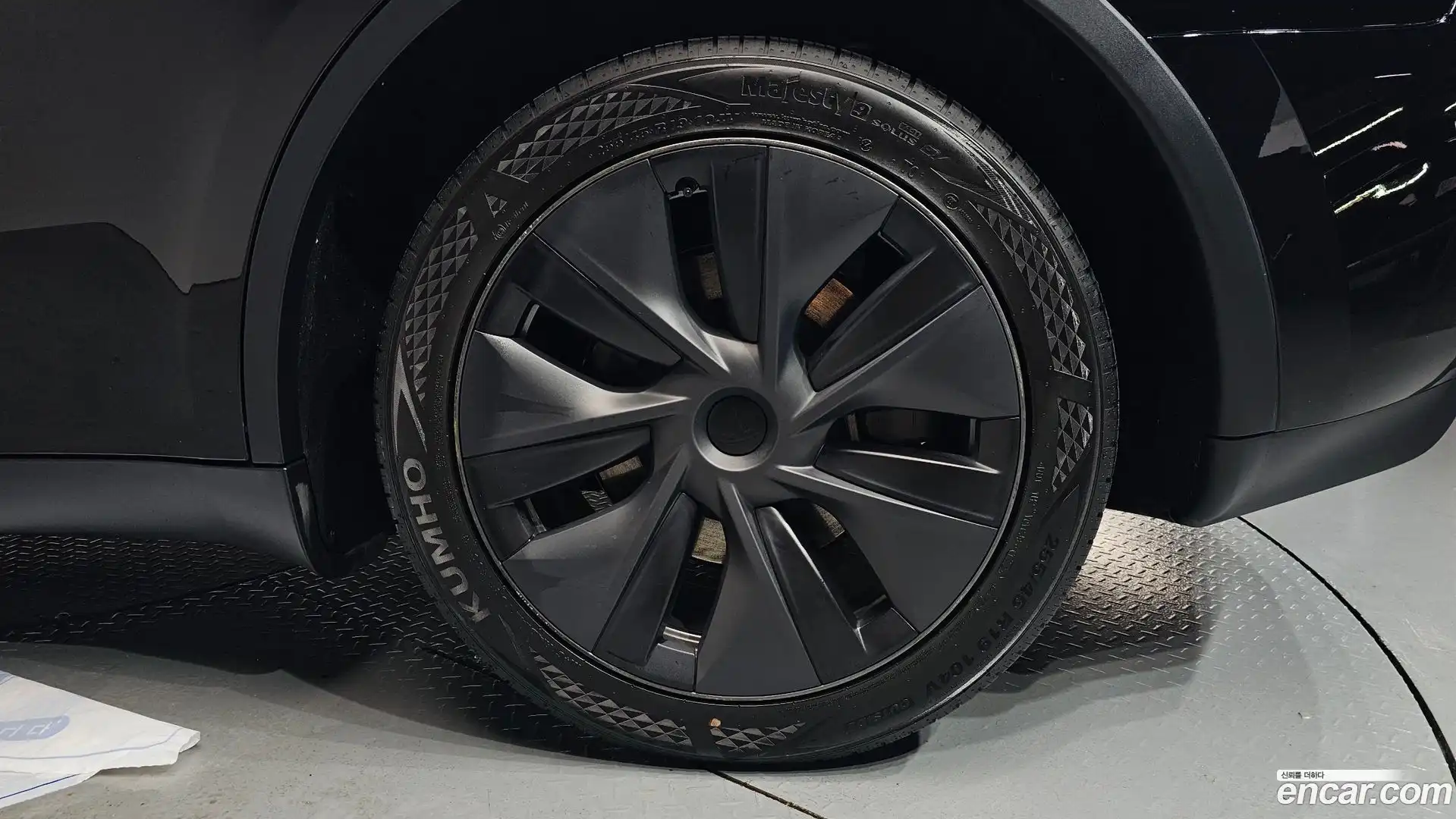 Model Y Tesla 2024.7-OUTER-031
