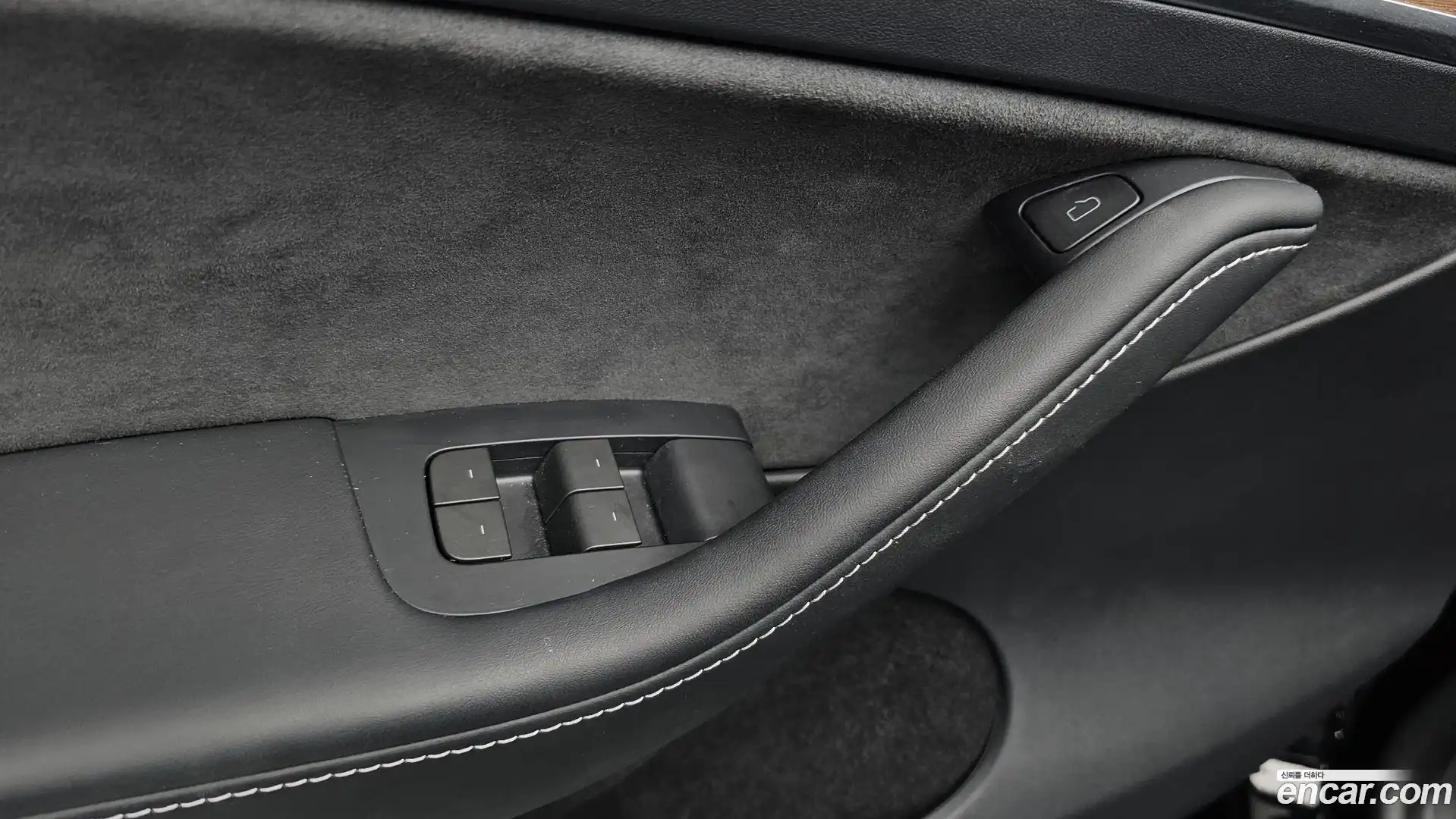 Model Y Tesla 2024.7-OPTION-043