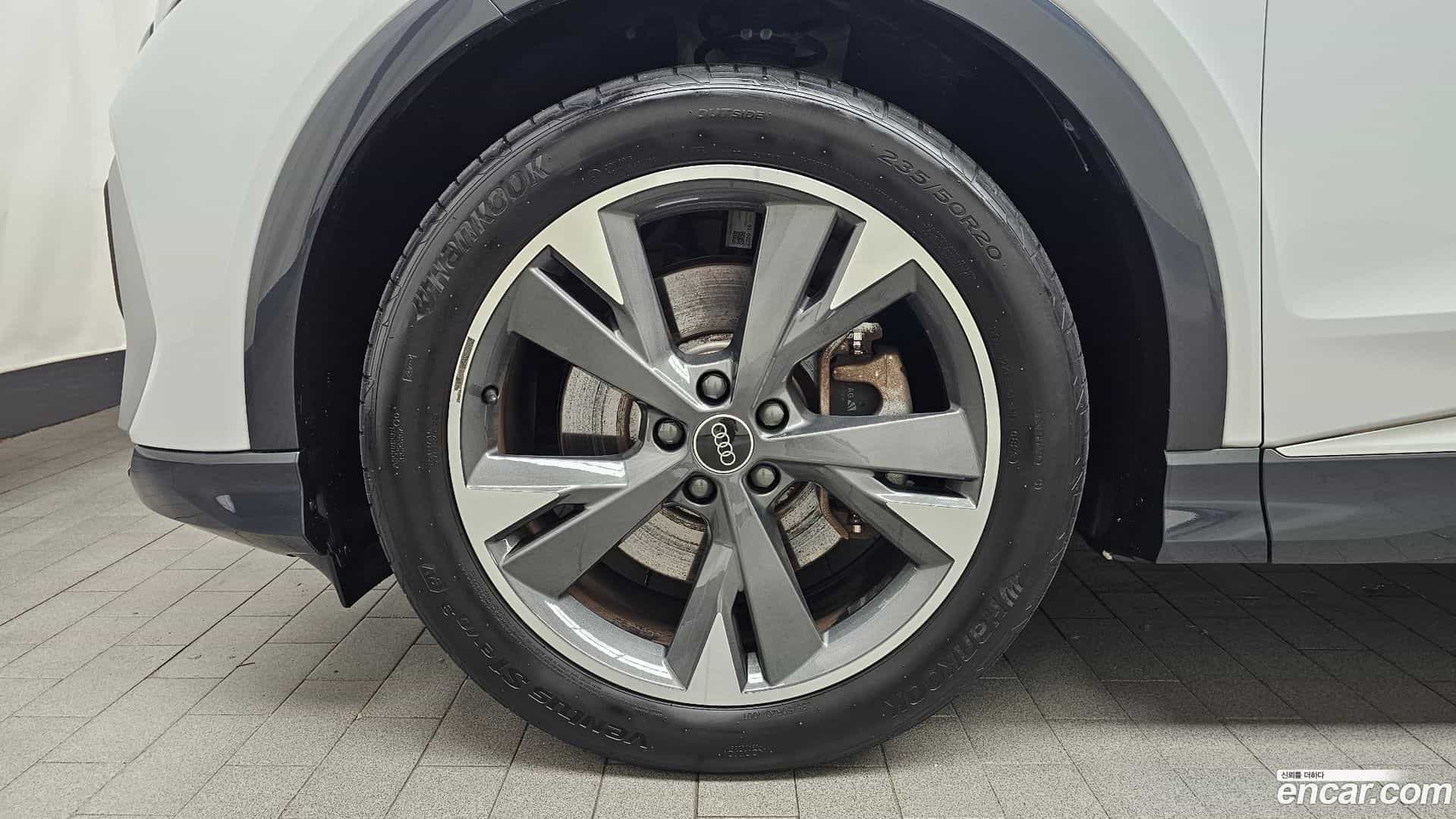 Q4 e-tron Audi 2023.11-OUTER-005