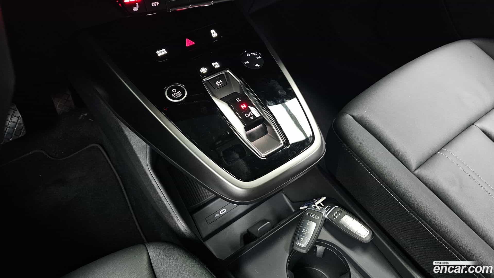Q4 e-tron Audi 2023.11-INNER-009