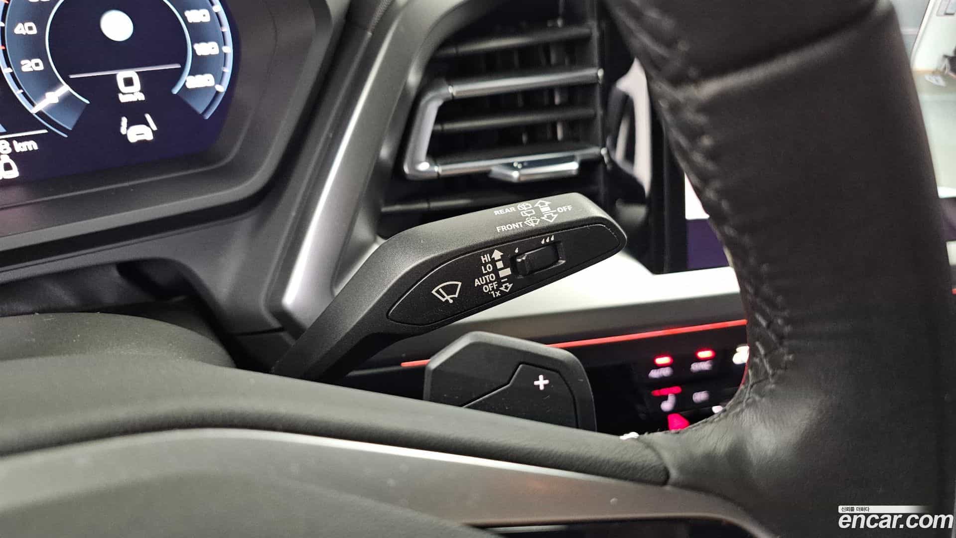 Q4 e-tron Audi 2023.11-OPTION-024