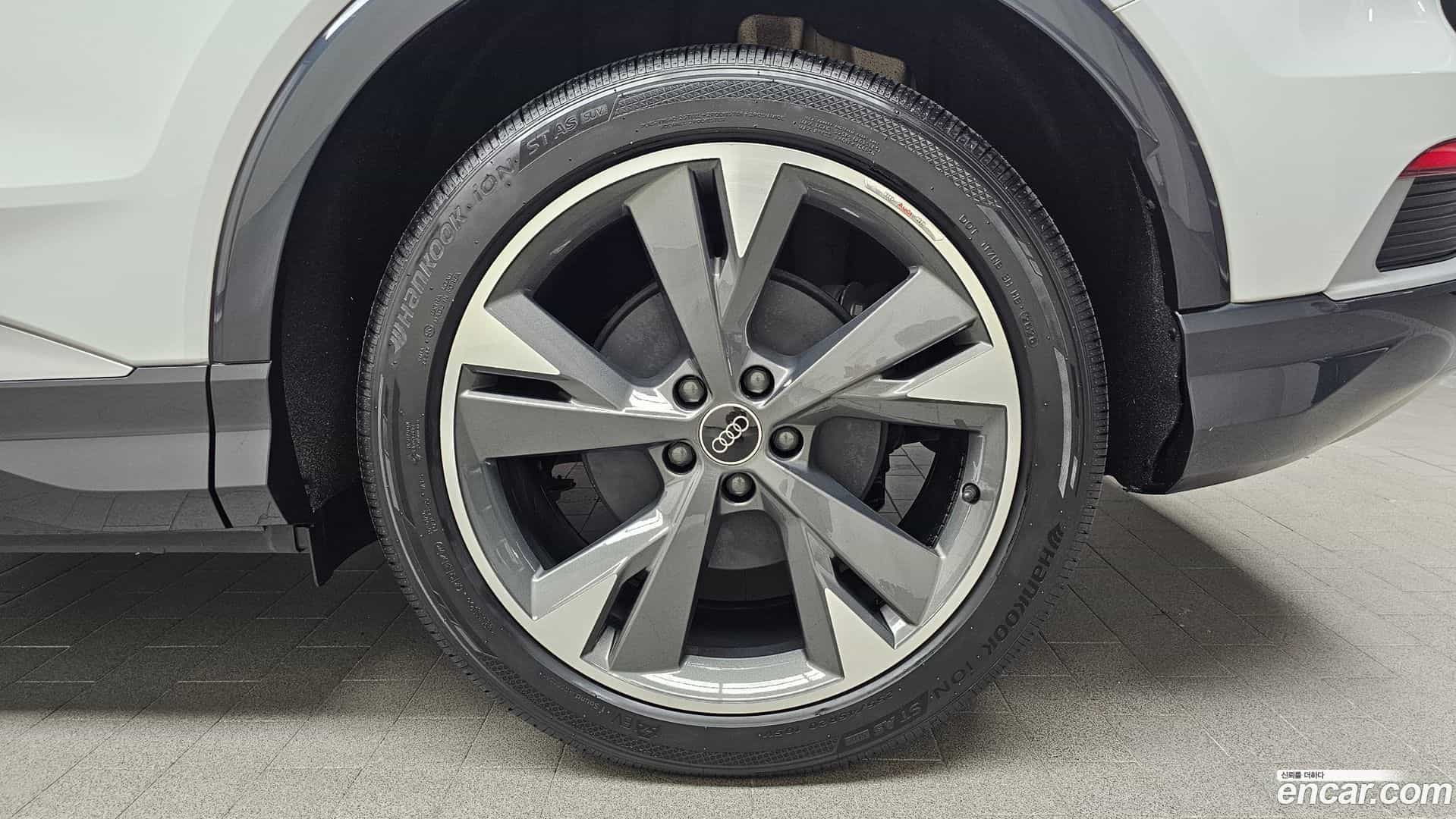Q4 e-tron Audi 2023.11-OUTER-031