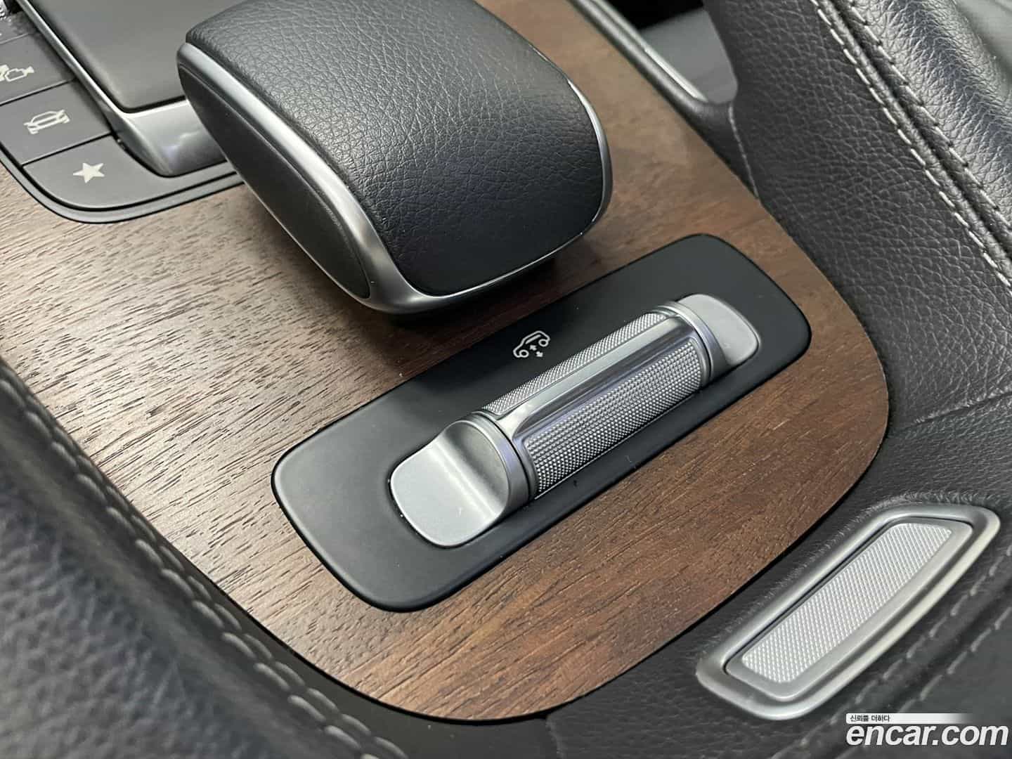 GLE-Class Mercedes-Benz 2020.5-INNER-009