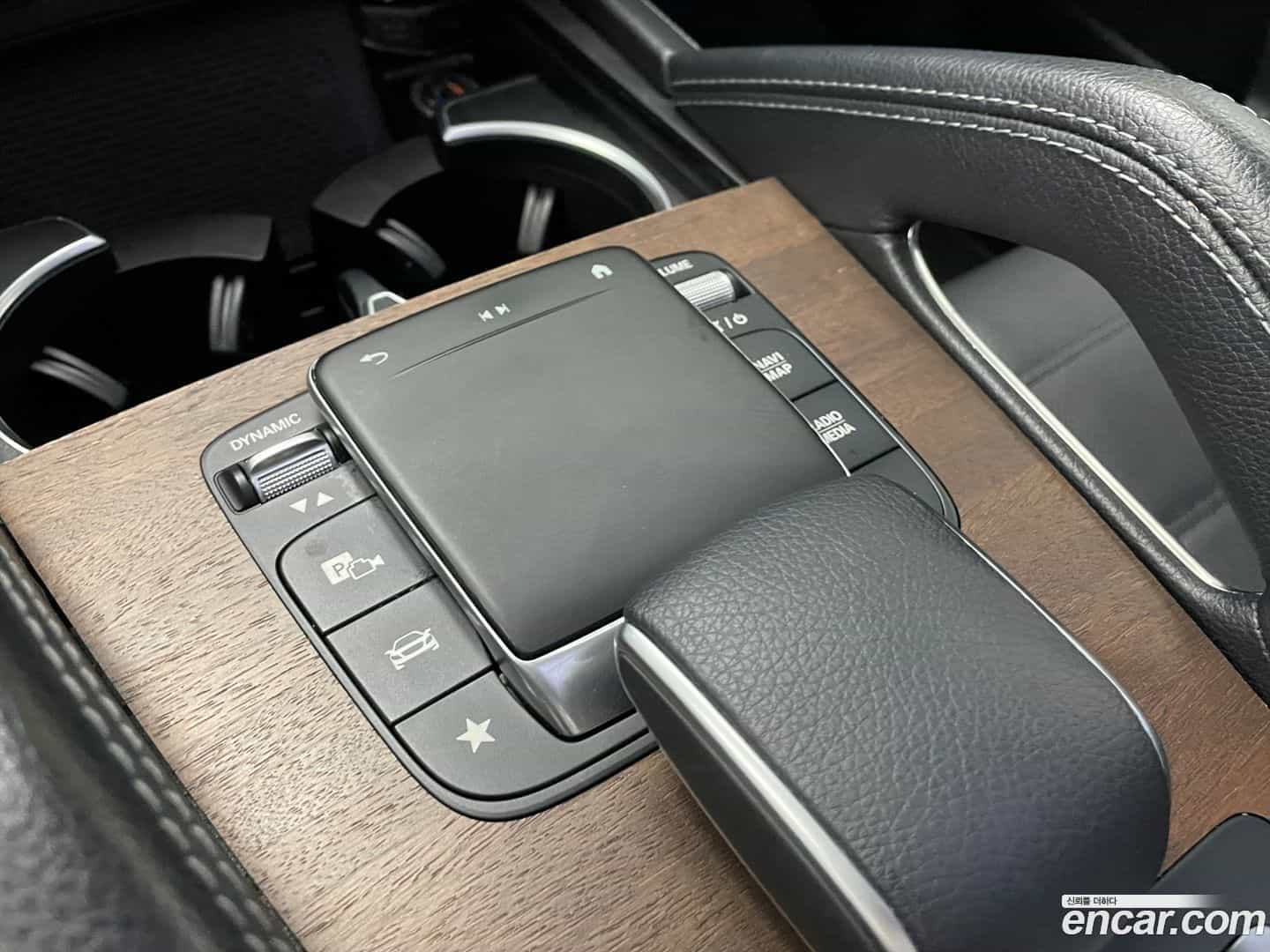GLE-Class Mercedes-Benz 2020.5-OPTION-021