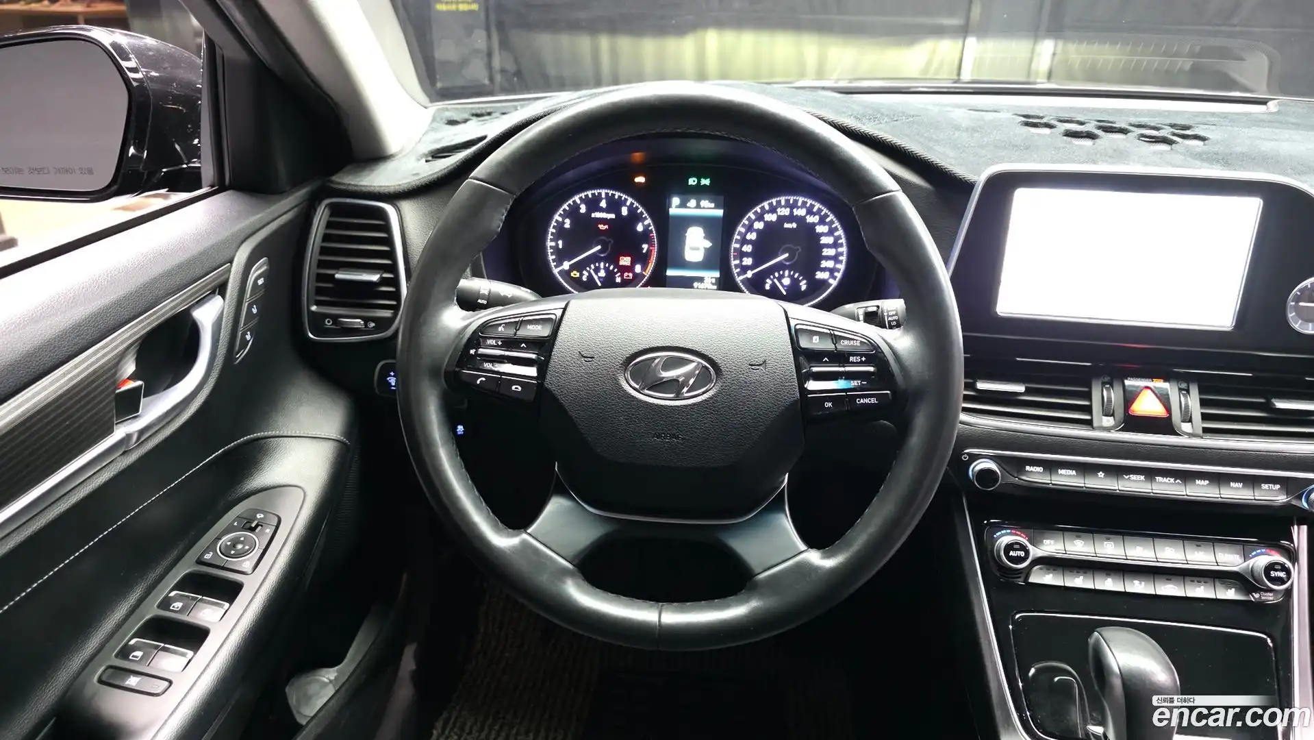 Grandeur Hyundai 2017.2-OPTION-017