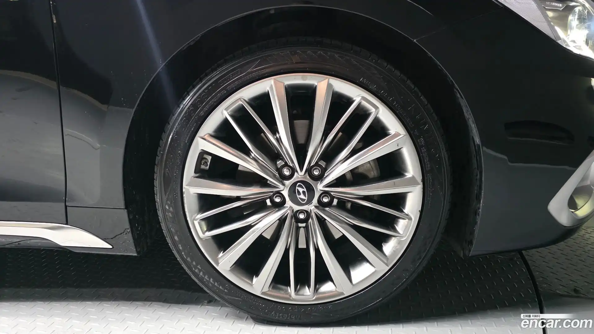 Grandeur Hyundai 2017.2-OUTER-031