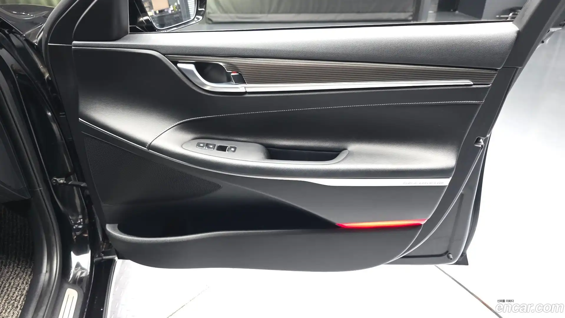 Grandeur Hyundai 2017.2-INNER-034