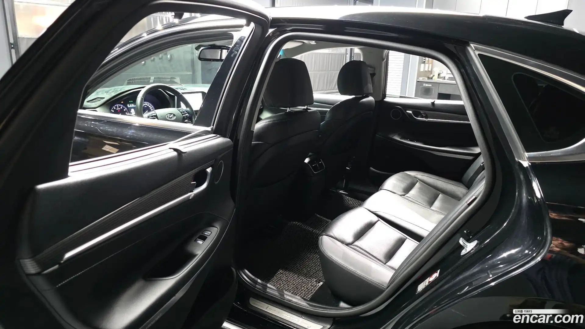 Grandeur Hyundai 2017.2-INNER-036