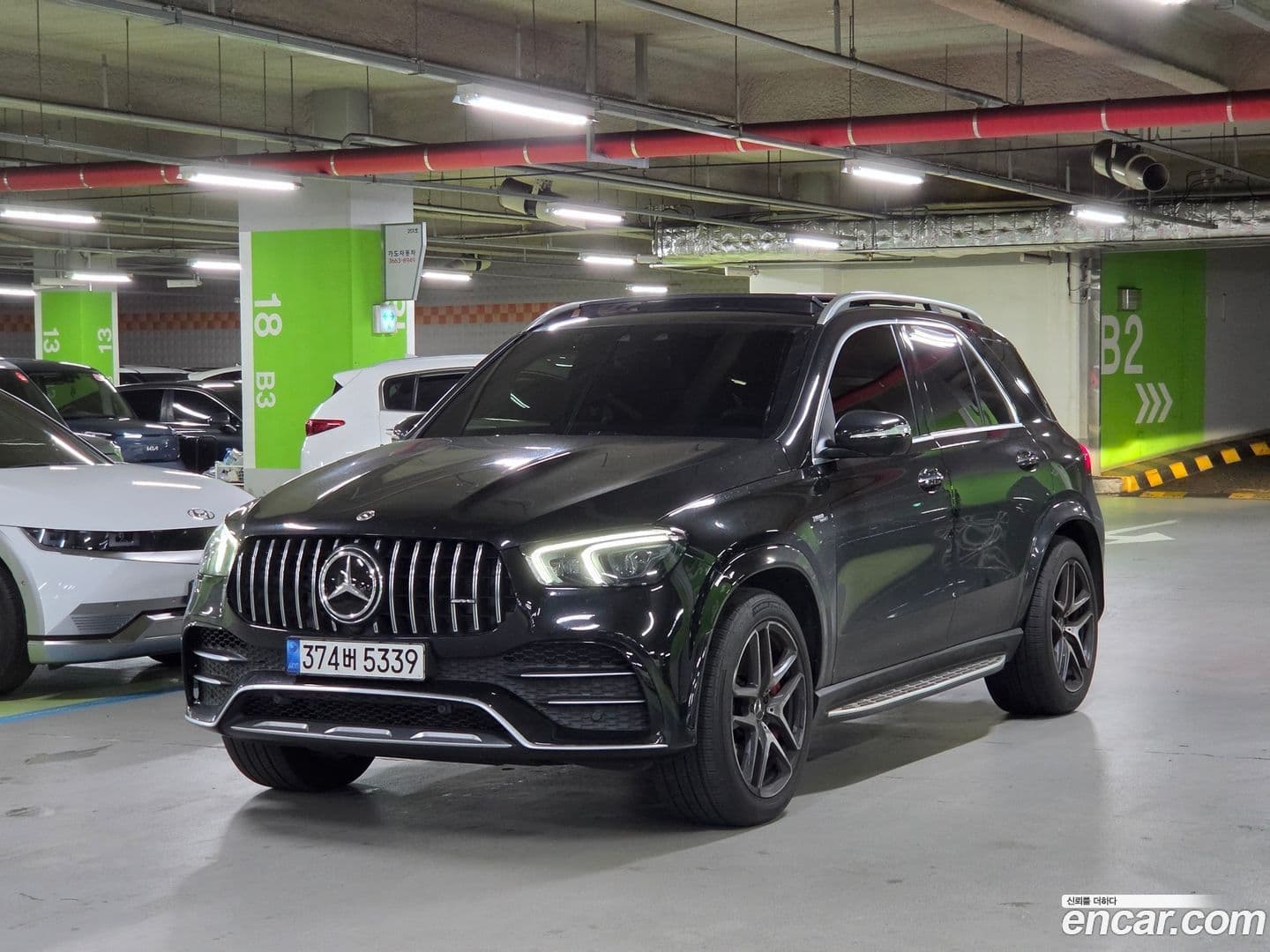 Main__Slider__Photo:GLE-Class Mercedes-Benz 2023.5-0