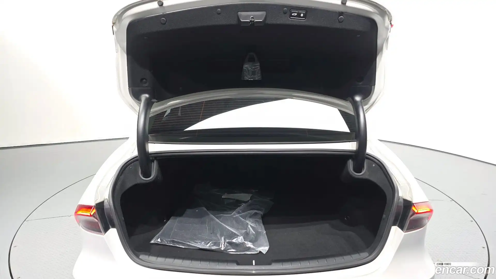 Grandeur Hyundai 2020.2-OPTION-024