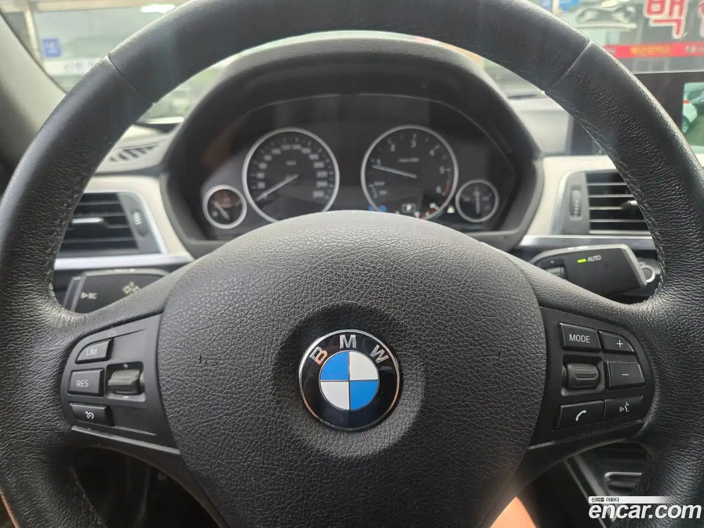 3-Series BMW 2017.4-INNER-008