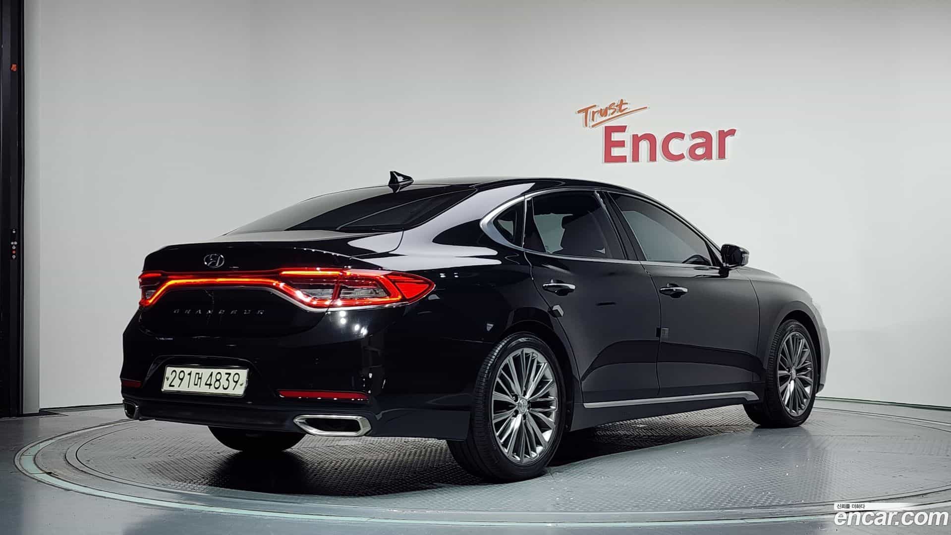 Grandeur Hyundai 2018.0-OUTER-002