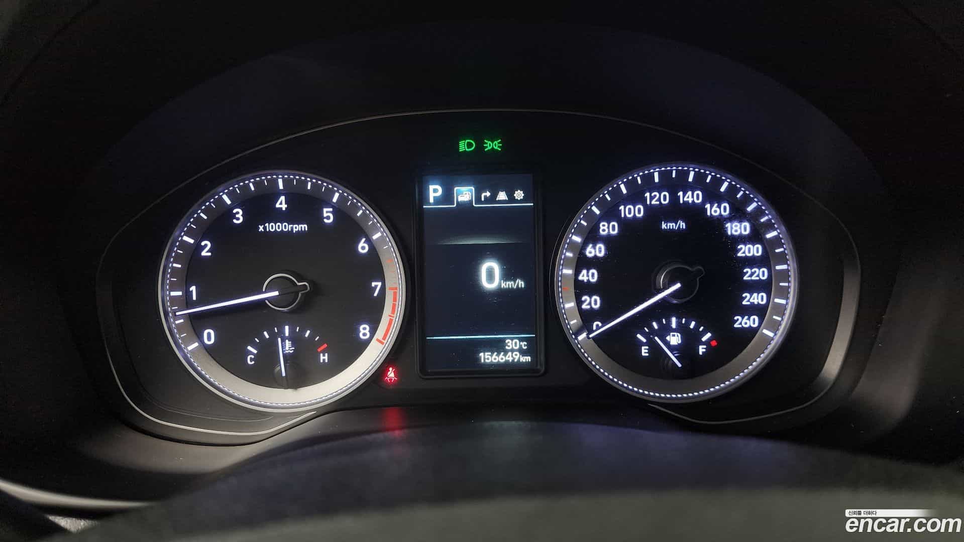 Grandeur Hyundai 2018.0-INNER-008