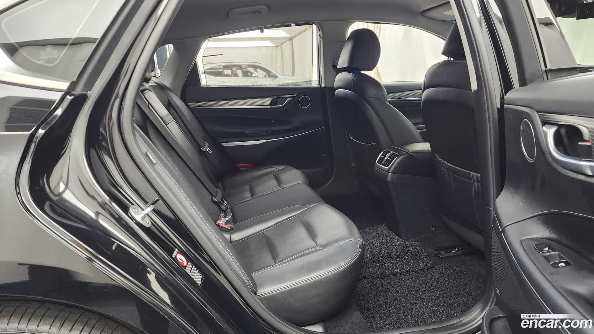 Grandeur Hyundai 2018.0-OPTION-016