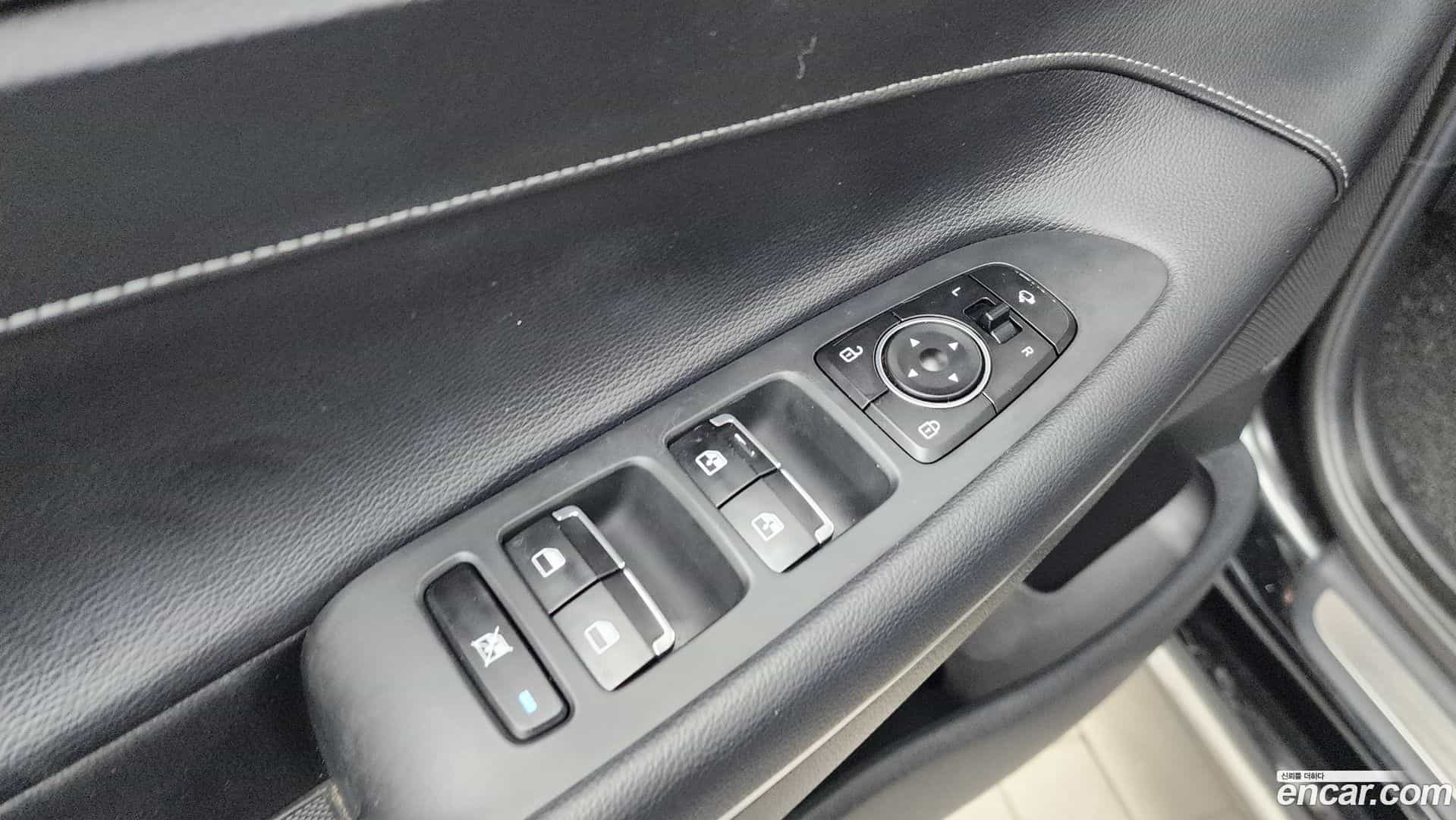 Grandeur Hyundai 2018.0-OPTION-040