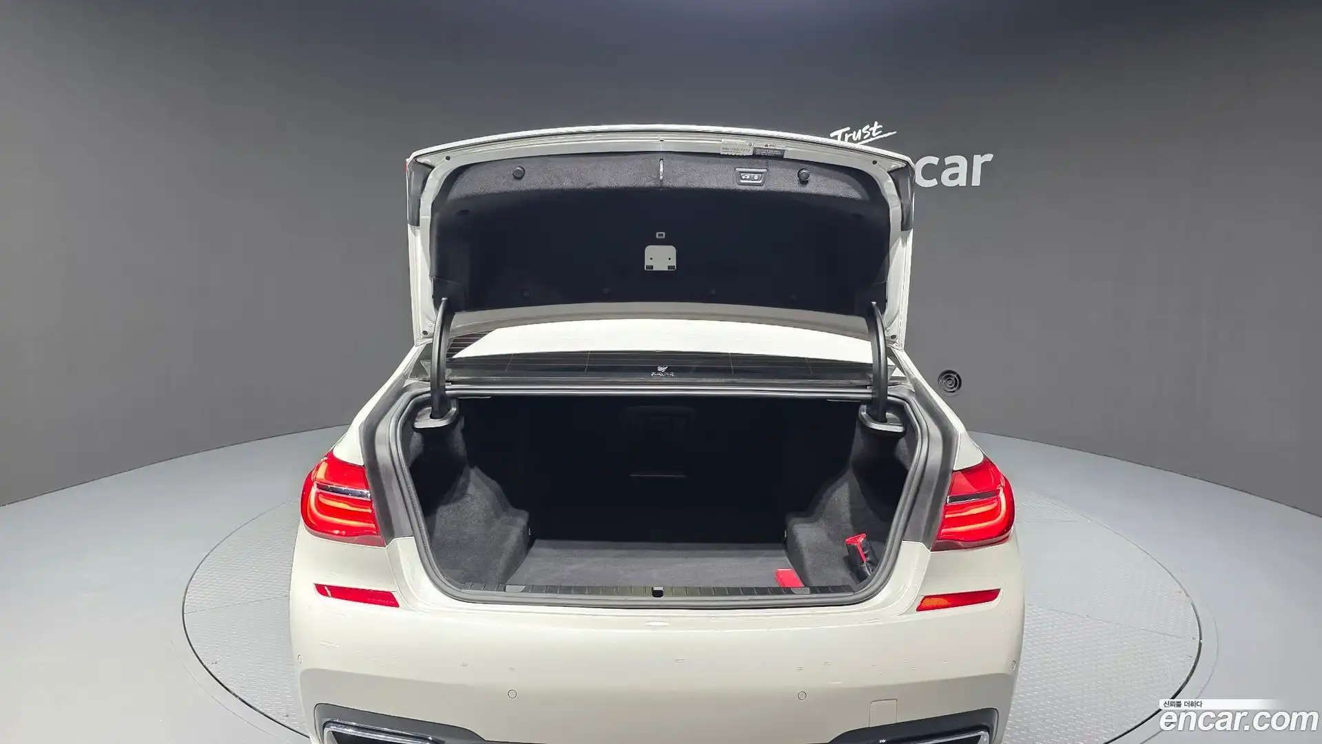 7-Series BMW 2017.4-OPTION-024