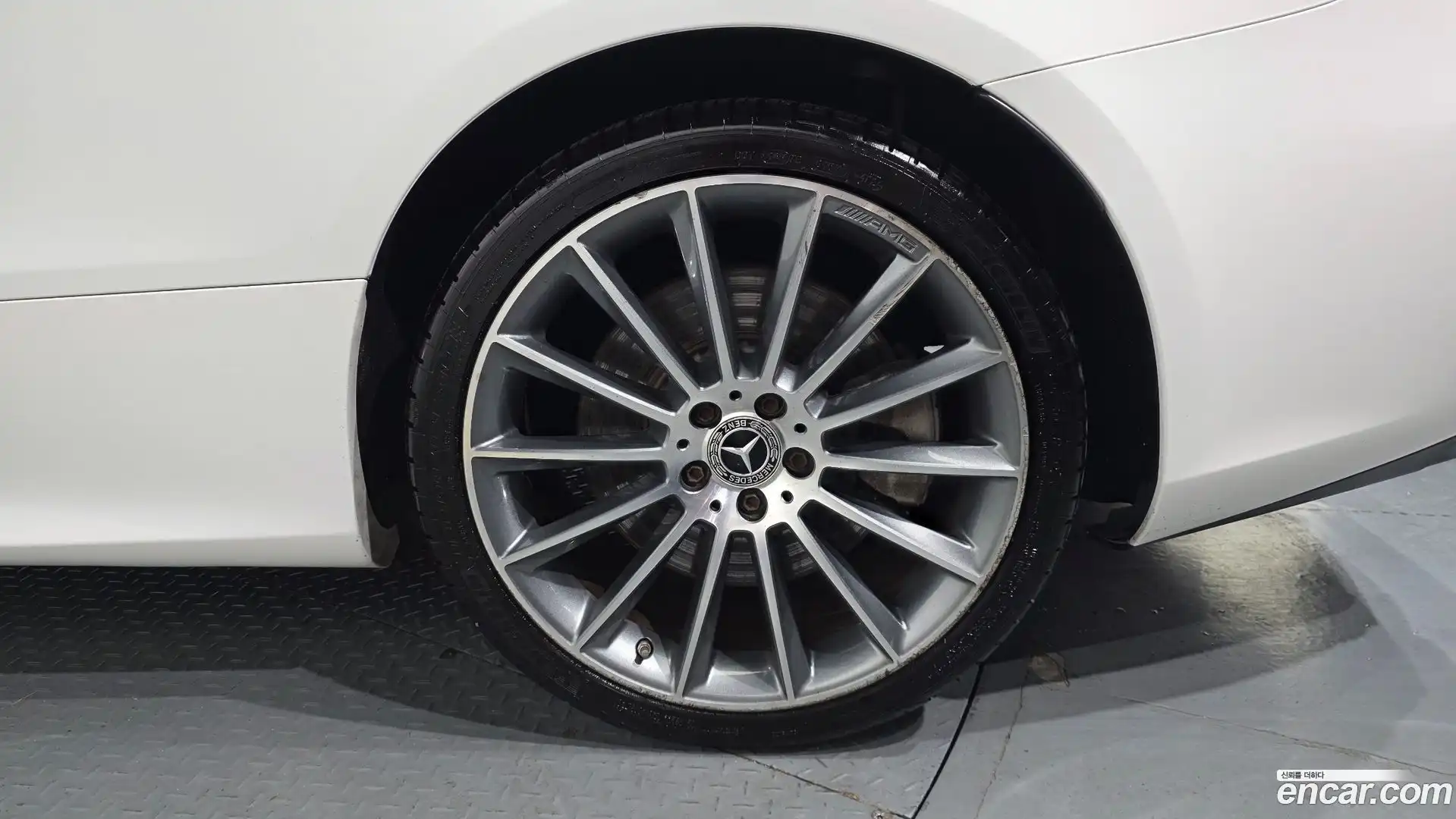 E-Class Mercedes-Benz 2021.6-OUTER-031