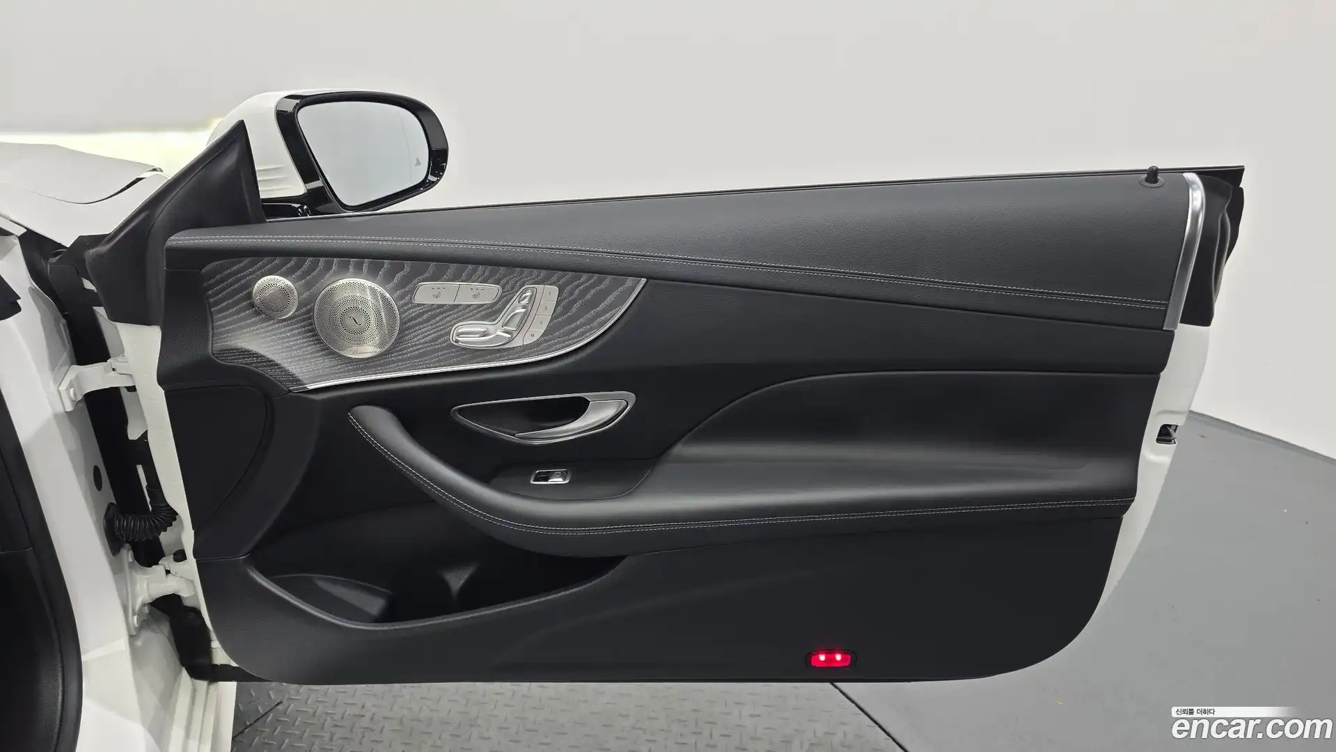 E-Class Mercedes-Benz 2021.6-INNER-035