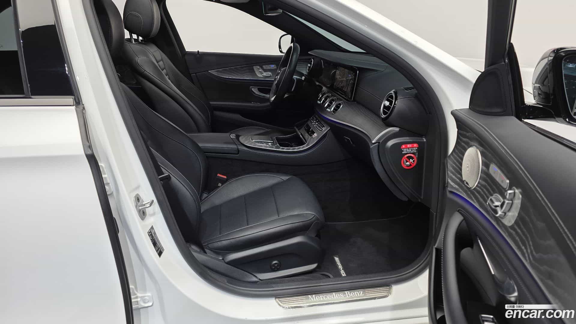 E-Class Mercedes-Benz 2023.10-OPTION-015
