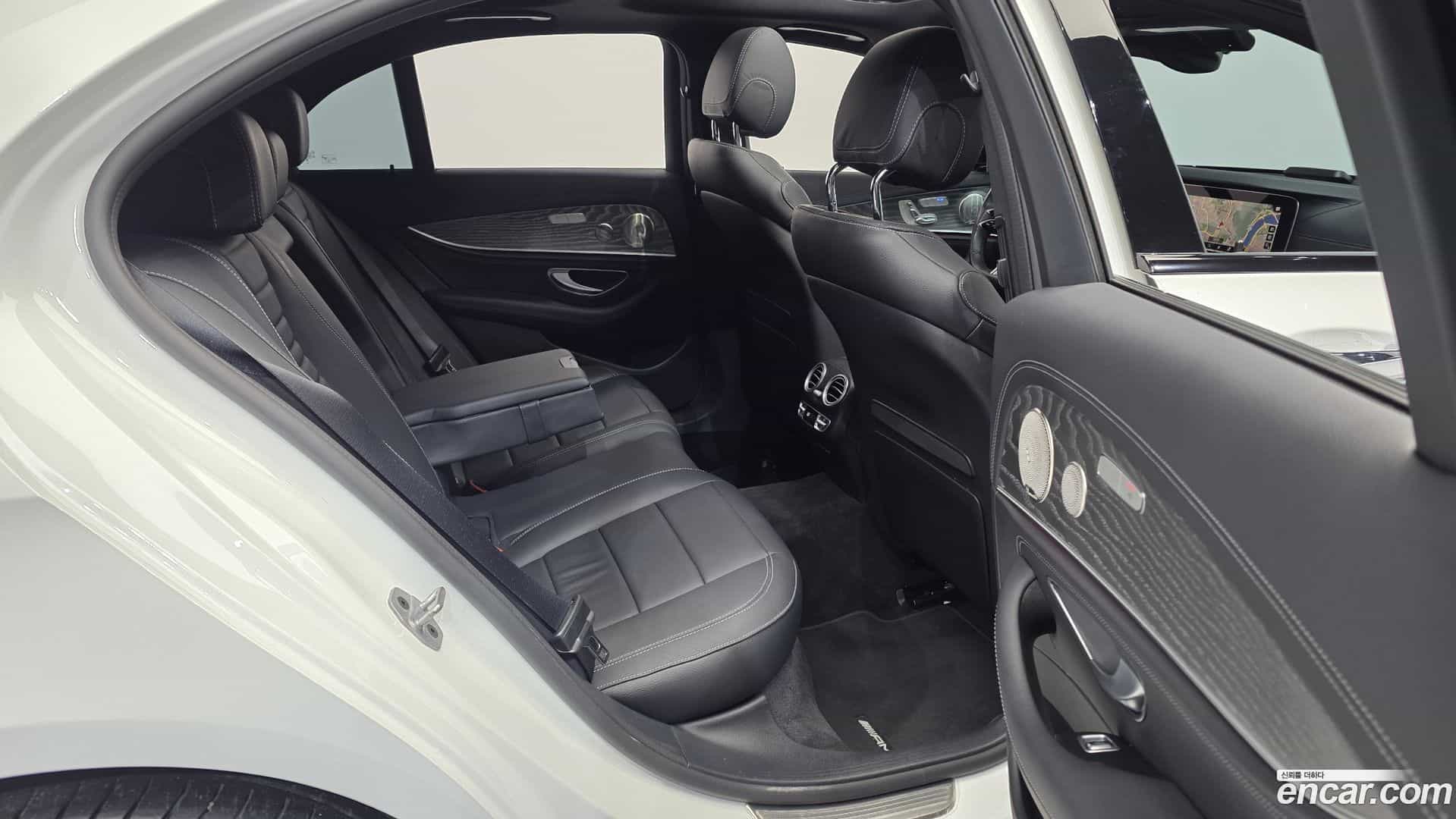 E-Class Mercedes-Benz 2023.10-OPTION-016