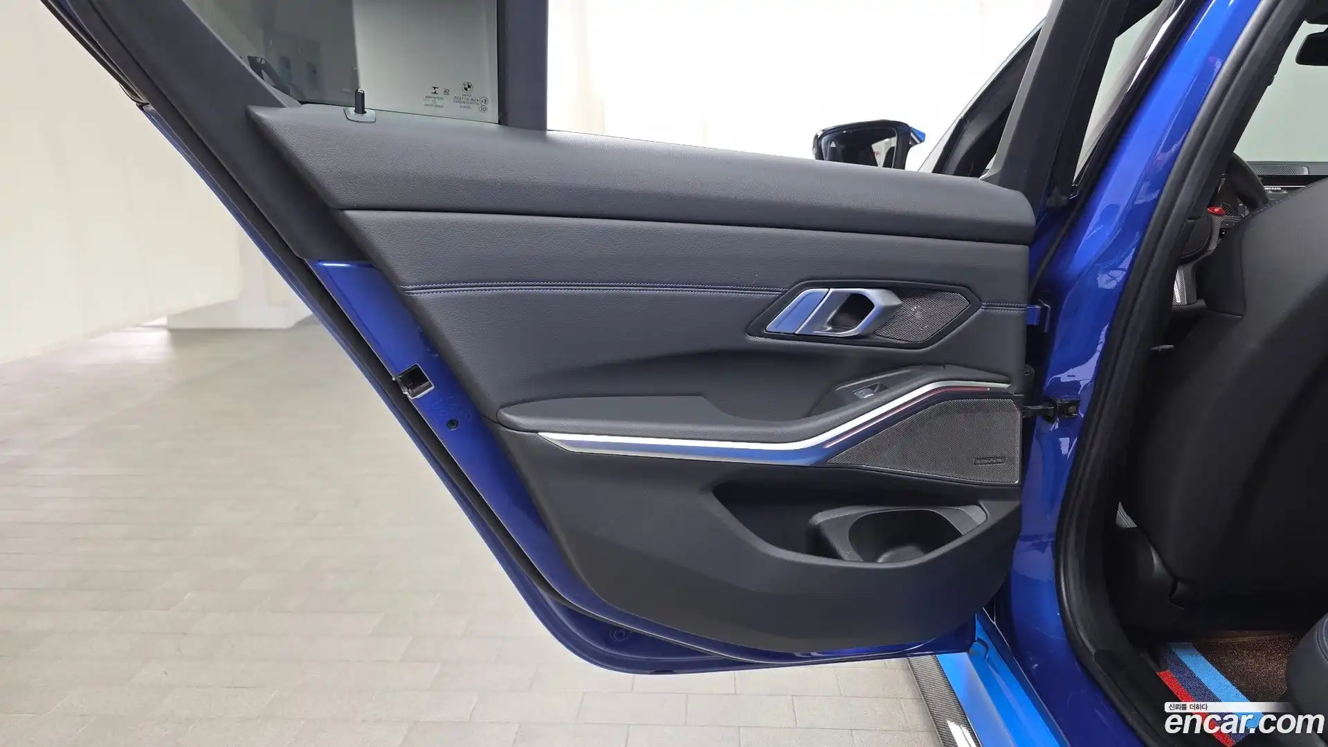 3-Series BMW 2022.5-INNER-035