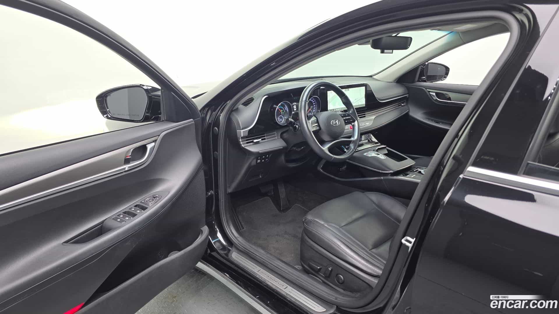 Grandeur Hyundai 2021.2-INNER-010