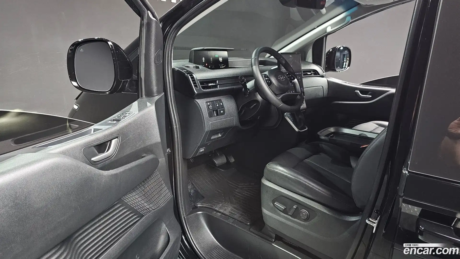 Staria Hyundai 2024.0-INNER-010