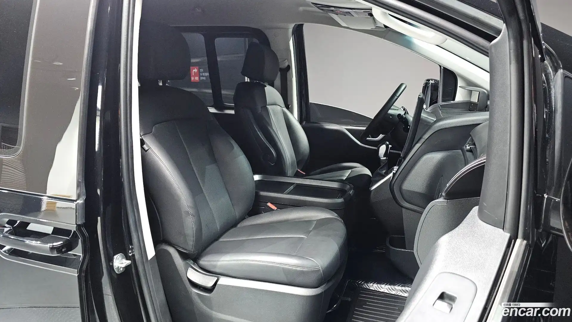 Staria Hyundai 2024.0-OPTION-015