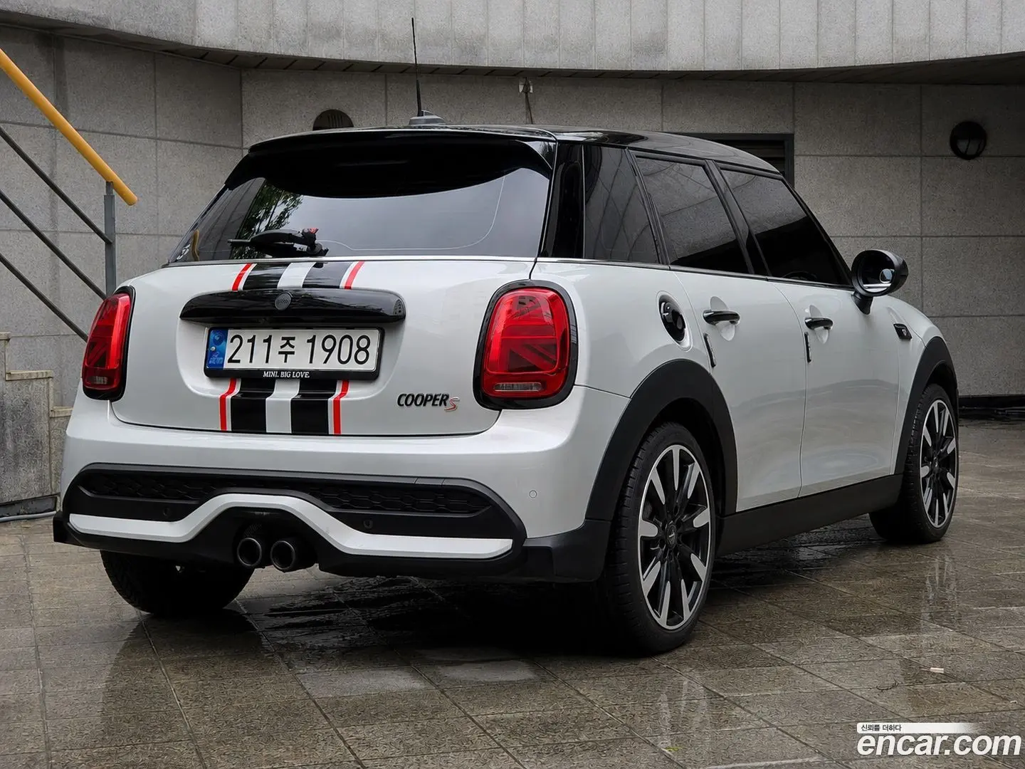 Main__Slider__Photo:Cooper Mini 2022.6-1