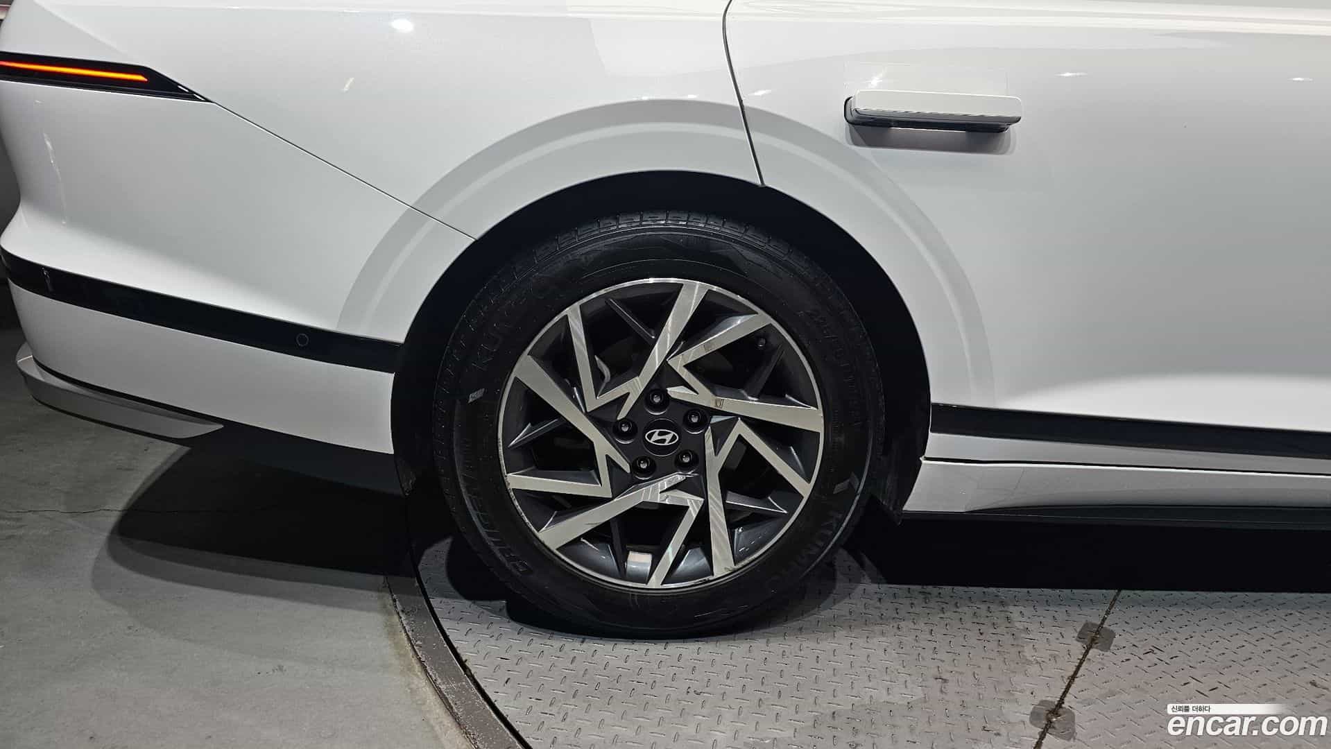 Grandeur Hyundai 2023.7-OUTER-005