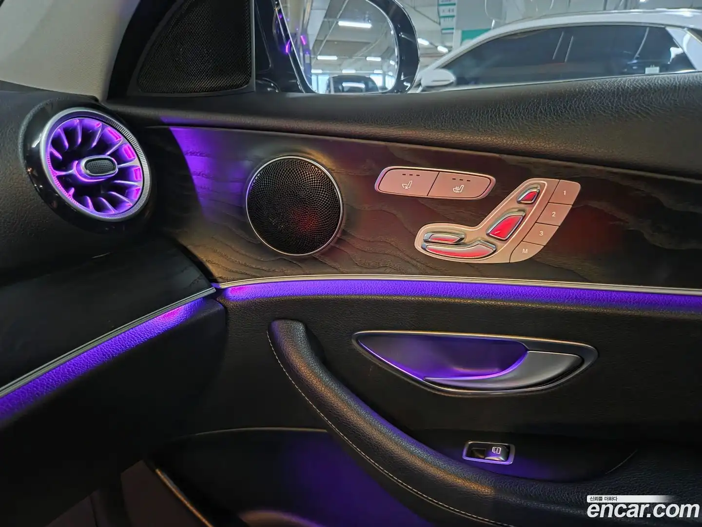 E-Class Mercedes-Benz 2016.9-OPTION-015