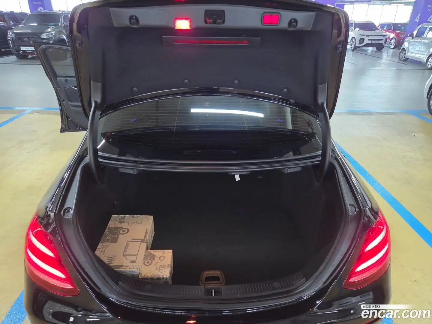 E-Class Mercedes-Benz 2016.9-OPTION-019