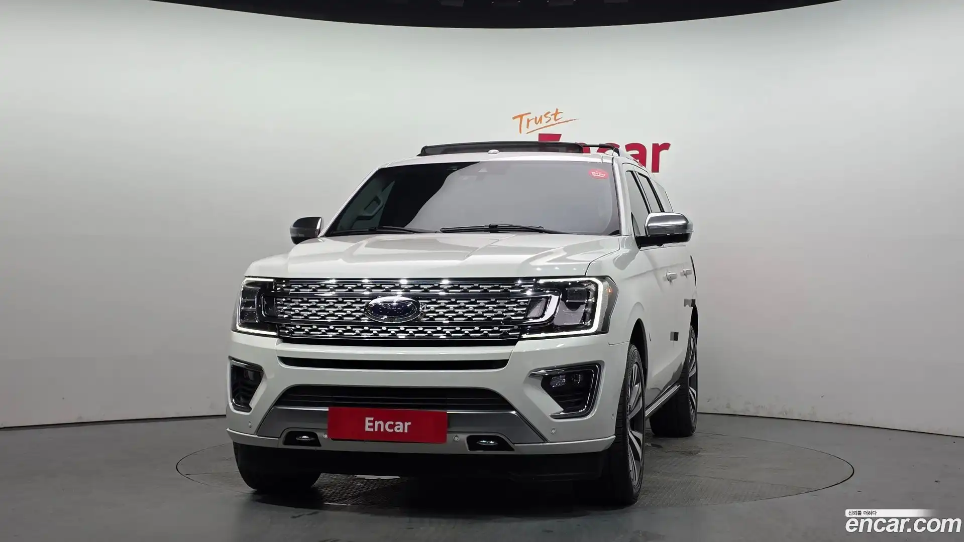 Expedition Ford 2021.10-OUTER-003